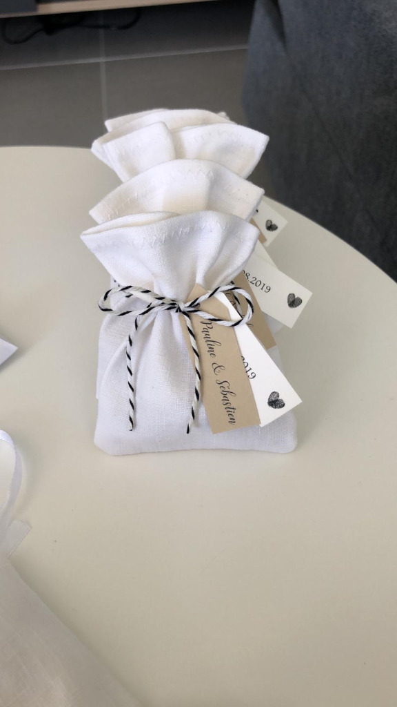 Sachet en coton épais ancien.
Mariage de Pauline et Sébastien 2019.
Photo et composition : Pauline (Nice)