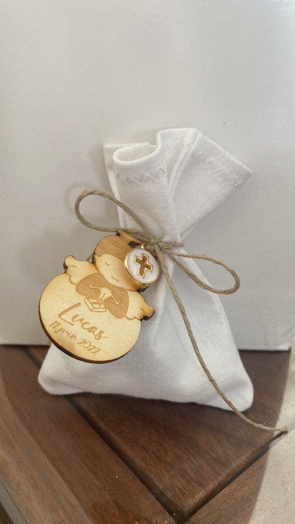 Sachets en coton blanc ancien.
Communion de Lucas juin 2022
Composition et photo : Sylvie (Clamart)