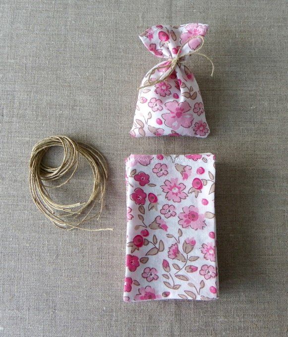 10 sachets à dragées en tissu coton recyclé fleurs rose clair taupe blanc + ficelle en lin