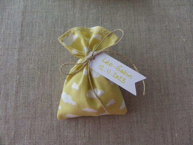 sachet dragées jaune moutarde pâle nuages