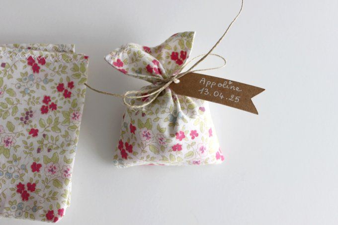 pochon à dragées fleurs rose bleu vert tissu surcyclé