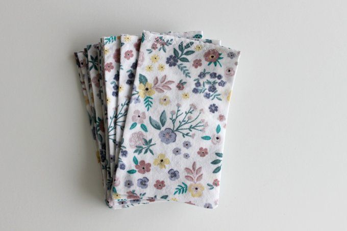 pochon ballotin à dragées petites fleurs tissu upcyclé