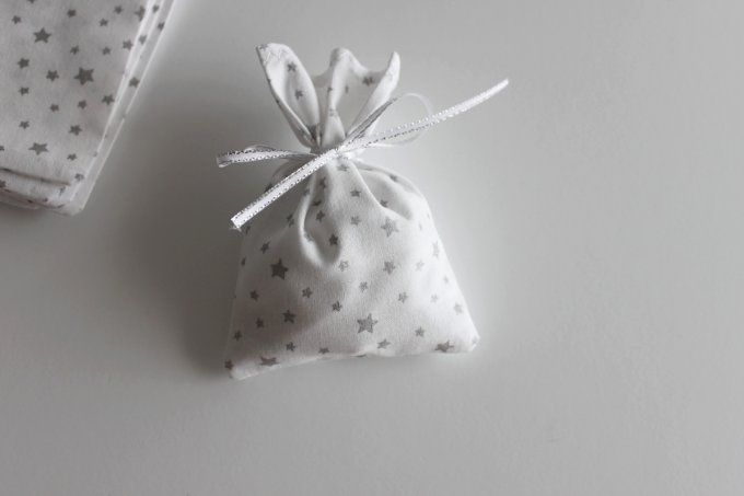 sachet pochon dragées thème espace blanc argent étoiles