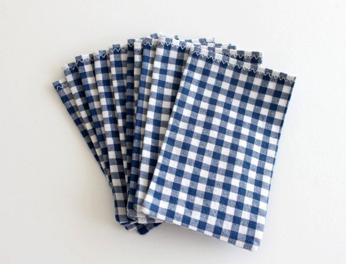 sachet pochon à dragées tissu vichy bleu marine baptême